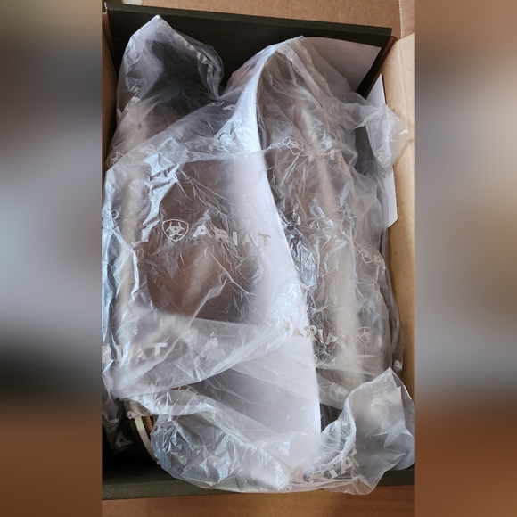 ARIAT COPPER BLANKET EMBOSS NEW‎ IN BOX With Wrapping Two Sz 10 Sz 8.5 - Picture 10 of 15